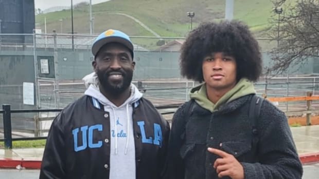 Julian McMahan, Deshaun Foster